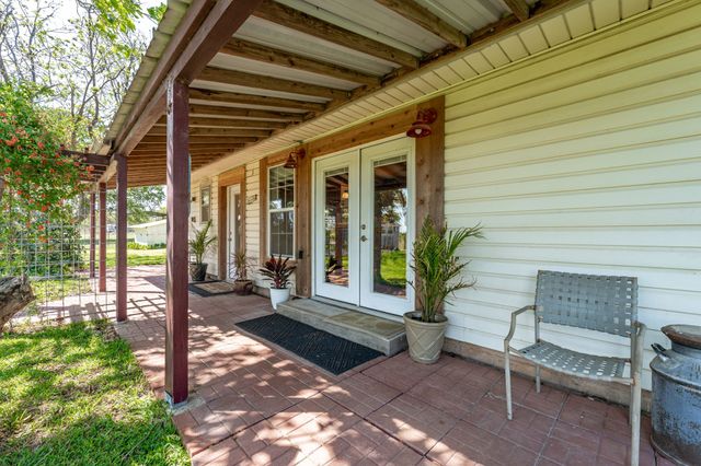 800 County Road 322, Comanche, TX 76442