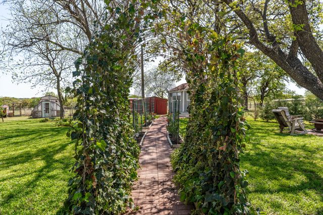 800 County Road 322, Comanche, TX 76442