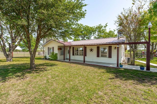 800 County Road 322, Comanche, TX 76442