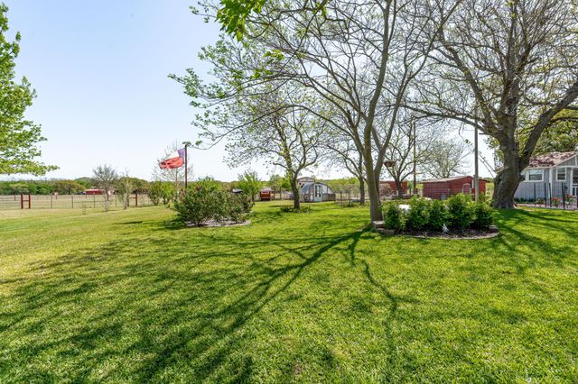 800 County Road 322, Comanche, TX 76442
