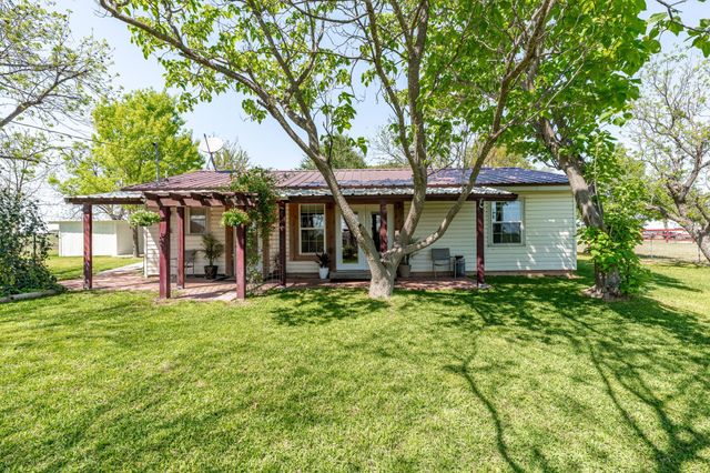 800 County Road 322, Comanche, TX 76442