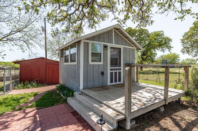 800 County Road 322, Comanche, TX 76442