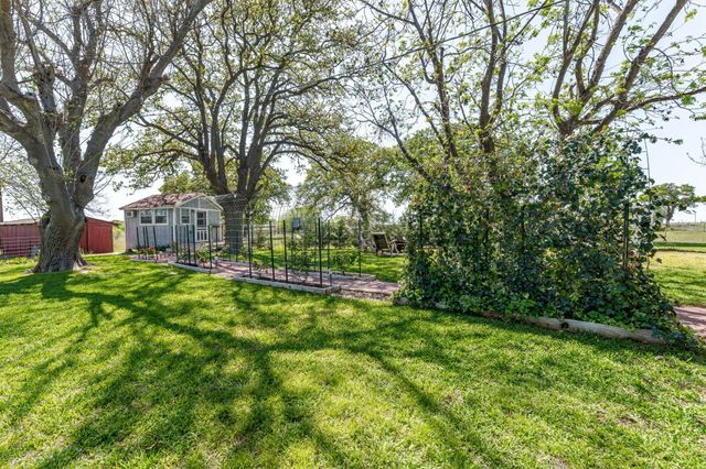 800 County Road 322, Comanche, TX 76442