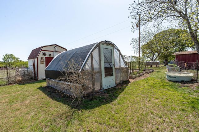 800 County Road 322, Comanche, TX 76442