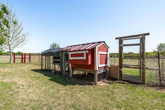 800 County Road 322, Comanche, TX 76442