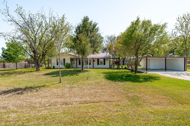 800 County Road 322, Comanche, TX 76442