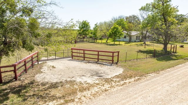 800 County Road 322, Comanche, TX 76442