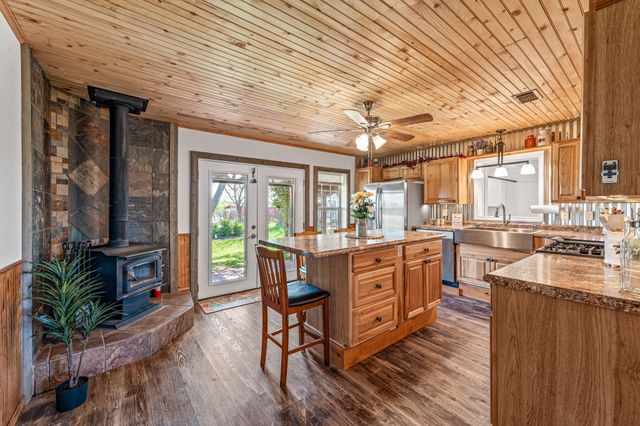 800 County Road 322, Comanche, TX 76442
