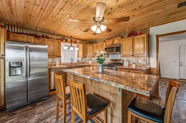 800 County Road 322, Comanche, TX 76442