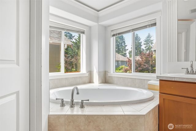 1825 Redmond Place NE, Renton, WA 98056