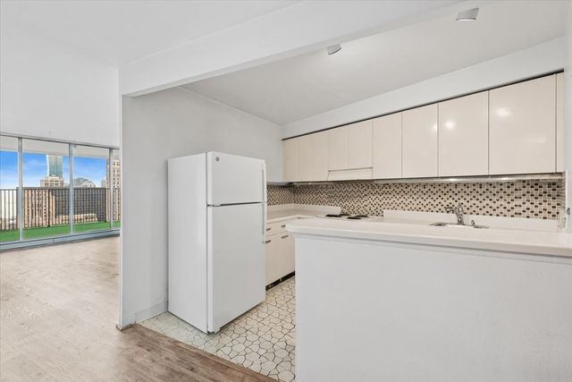 300 N State Street 4831, Chicago, IL 60654