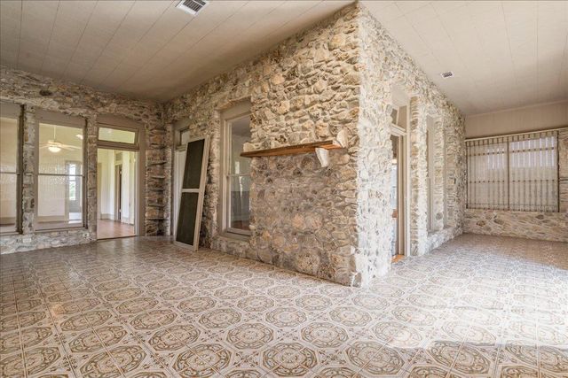 6400 Cypress RD, Kyle, TX 78640