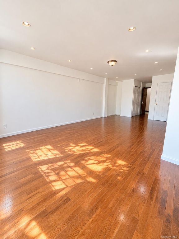 86-16 60th Avenue 3C, Elmhurst, NY 11373 — photo 2