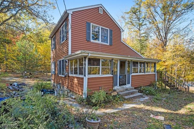 70 Townsend Rd, Wanaque Boro, NJ 07465
