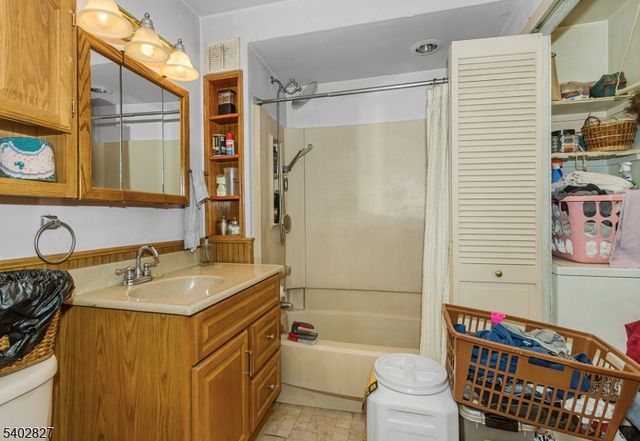 70 Townsend Rd, Wanaque Boro, NJ 07465