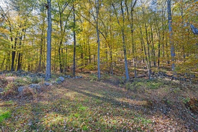 70 Townsend Rd, Wanaque Boro, NJ 07465