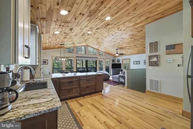 85 PICKETT, Basye, VA 22810