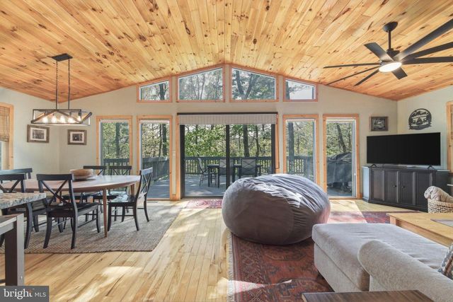 85 PICKETT, Basye, VA 22810