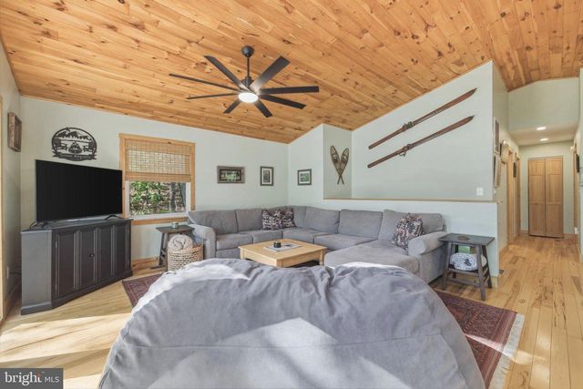 85 PICKETT, Basye, VA 22810