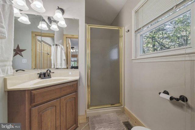 85 PICKETT, Basye, VA 22810