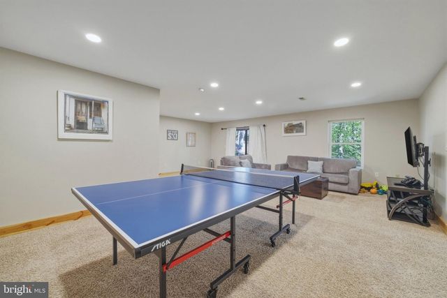 85 PICKETT, Basye, VA 22810
