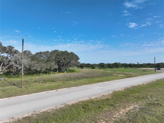 785 Gadwall Lane, Columbus, TX 78934