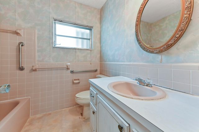 6805 NW 75TH Court, Tamarac, FL 33321