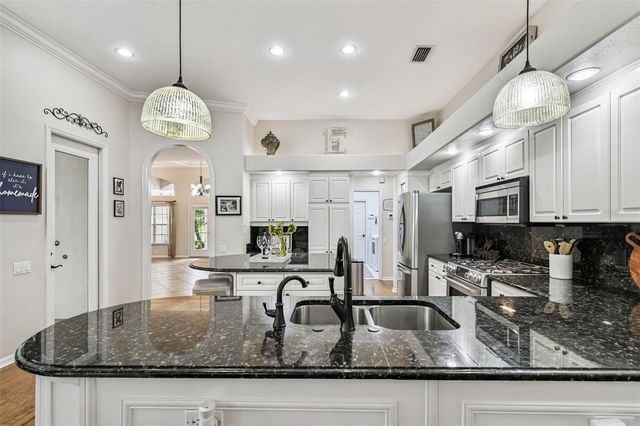 11904 WANDSWORTH DRIVE, Tampa, FL 33626