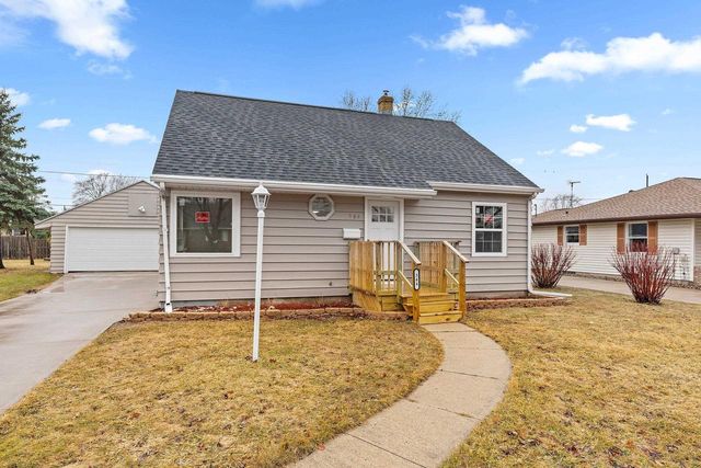 344 S KARLYN STREET, Kimberly, WI 54136