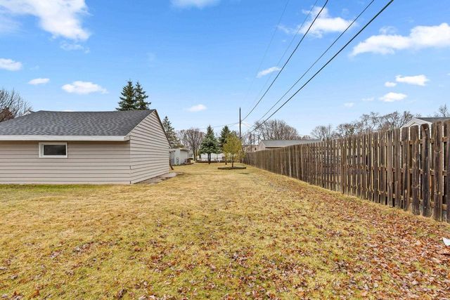 344 S KARLYN STREET, Kimberly, WI 54136