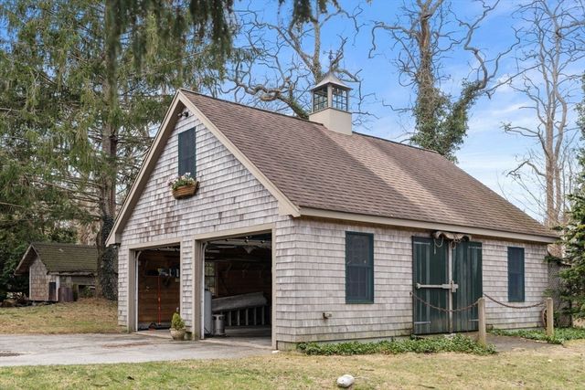 20 Blue Shutters Lane, Falmouth, MA 02556