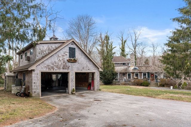 20 Blue Shutters Lane, Falmouth, MA 02556