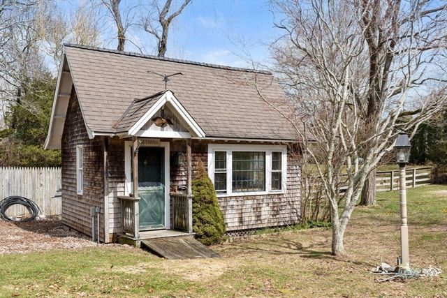 20 Blue Shutters Lane, Falmouth, MA 02556