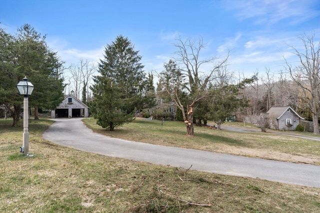 20 Blue Shutters Lane, Falmouth, MA 02556