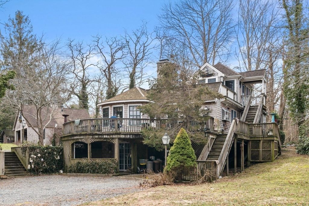 20 Blue Shutters Lane, Falmouth, MA 02556