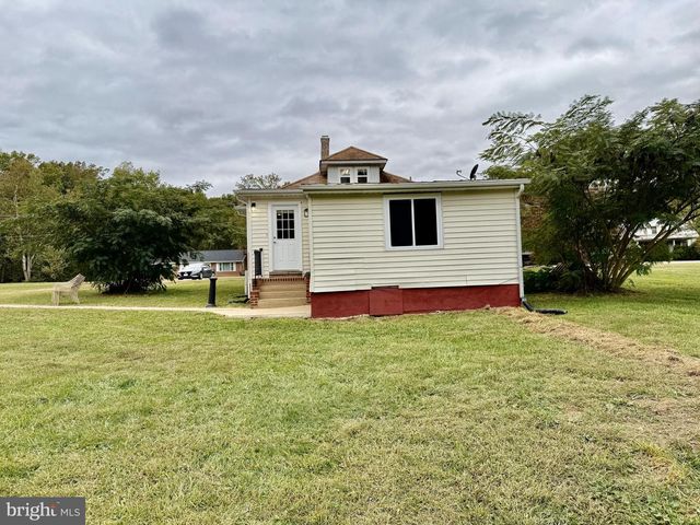 722 HARTWOOD RD, Fredericksburg, VA 22406