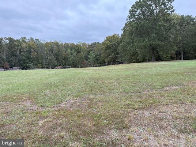 722 HARTWOOD RD, Fredericksburg, VA 22406