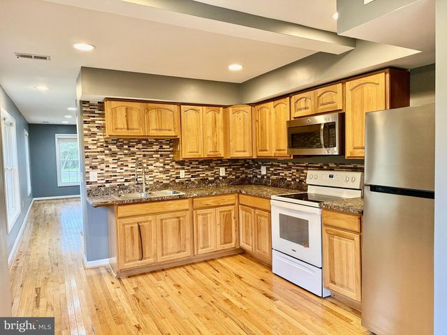 722 HARTWOOD RD, Fredericksburg, VA 22406