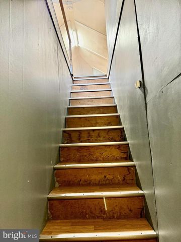 722 HARTWOOD RD, Fredericksburg, VA 22406