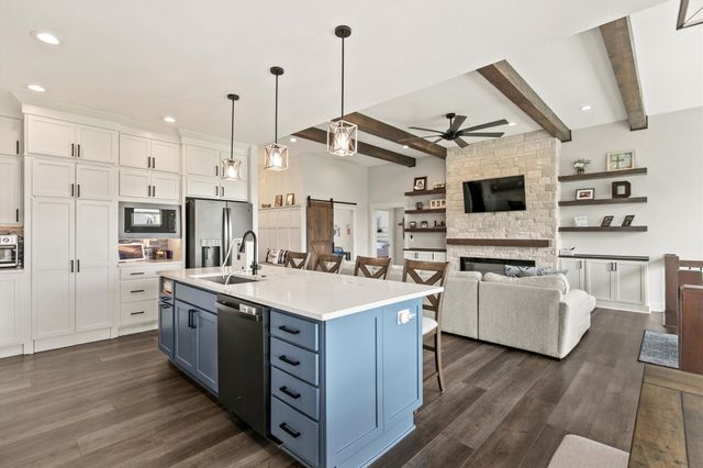 5035 150th Street, Urbandale, IA 50323