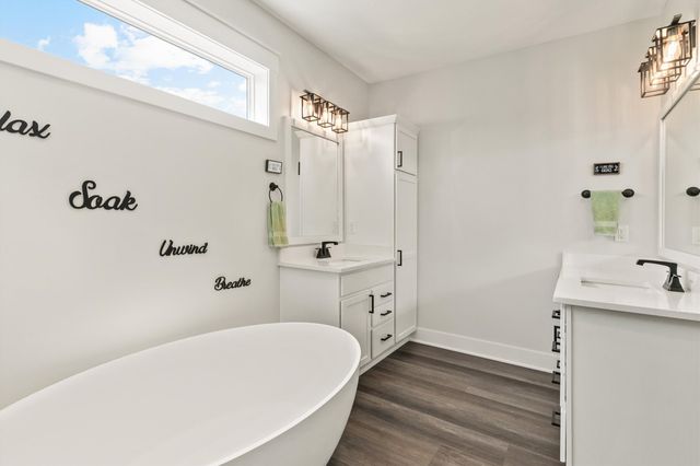 5035 150th Street, Urbandale, IA 50323