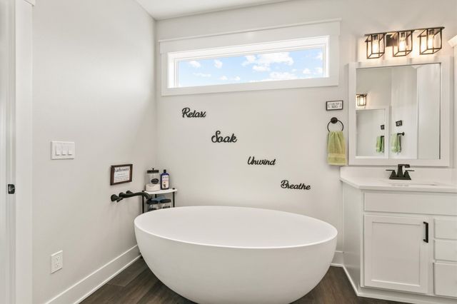 5035 150th Street, Urbandale, IA 50323