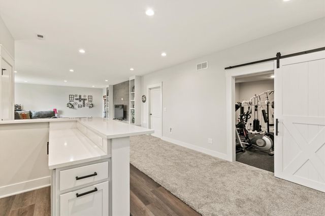 5035 150th Street, Urbandale, IA 50323