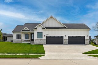 5035 150th Street, Urbandale, IA 50323