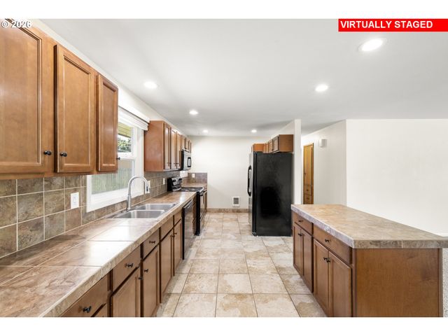 1625 INGLEWOOD St, Forest Grove, OR 97116
