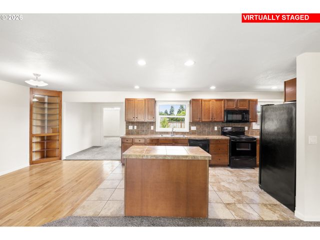 1625 INGLEWOOD St, Forest Grove, OR 97116
