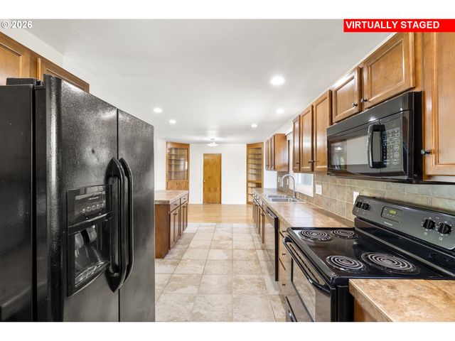 1625 INGLEWOOD St, Forest Grove, OR 97116
