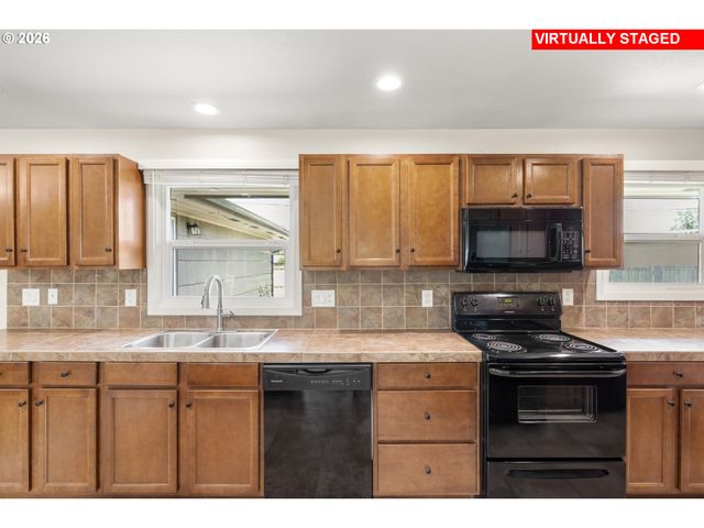 1625 INGLEWOOD St, Forest Grove, OR 97116