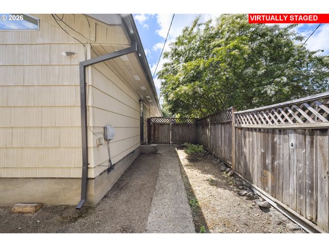 1625 INGLEWOOD St, Forest Grove, OR 97116