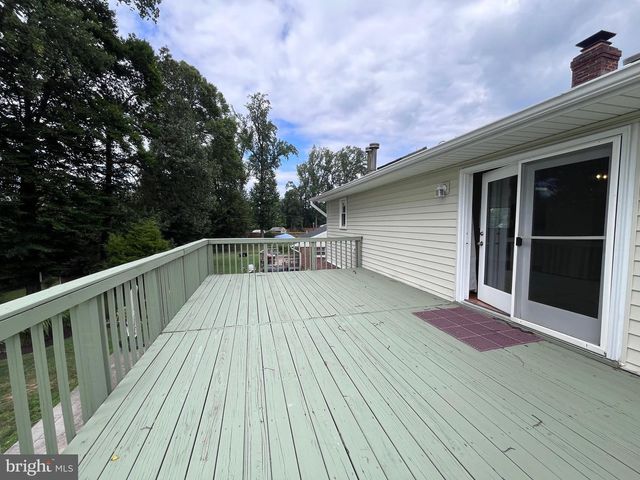 5350 RAVENSWORTH RD, Springfield, VA 22151